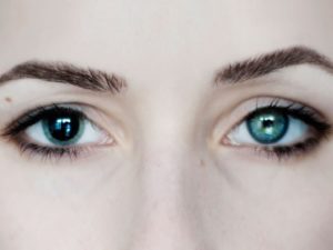 Разный размер глаз