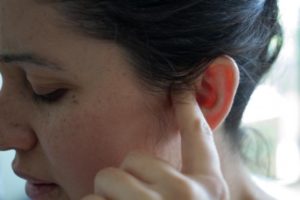 Заложенность ухо при ангине